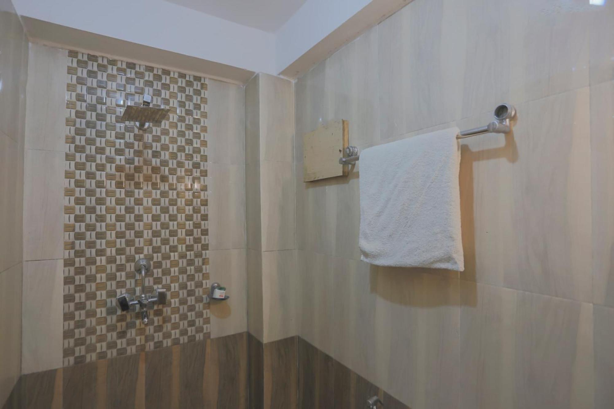 Oyo 789 Hotel Shivam Plaza Kathmandu Exterior photo