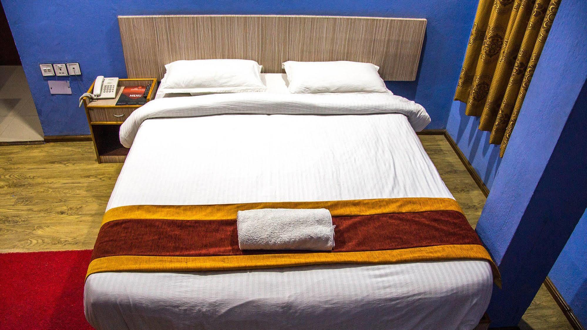 Oyo 789 Hotel Shivam Plaza Kathmandu Exterior photo